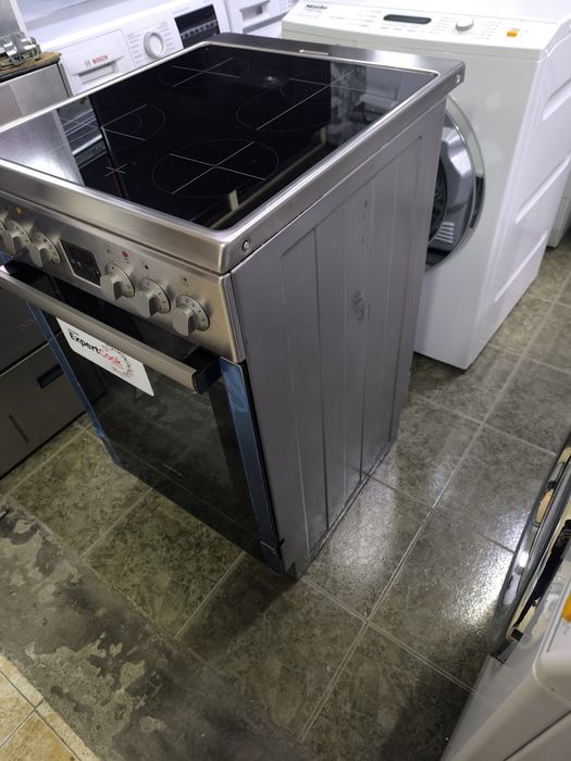 Свободностояща печка Gorenje E54V3-E7  с керамичен плот  чисто нова .