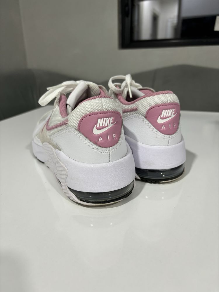 Маратонки Nike air max
