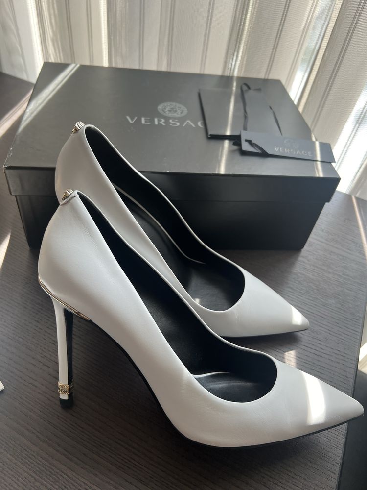 Обувки с ток Versace original