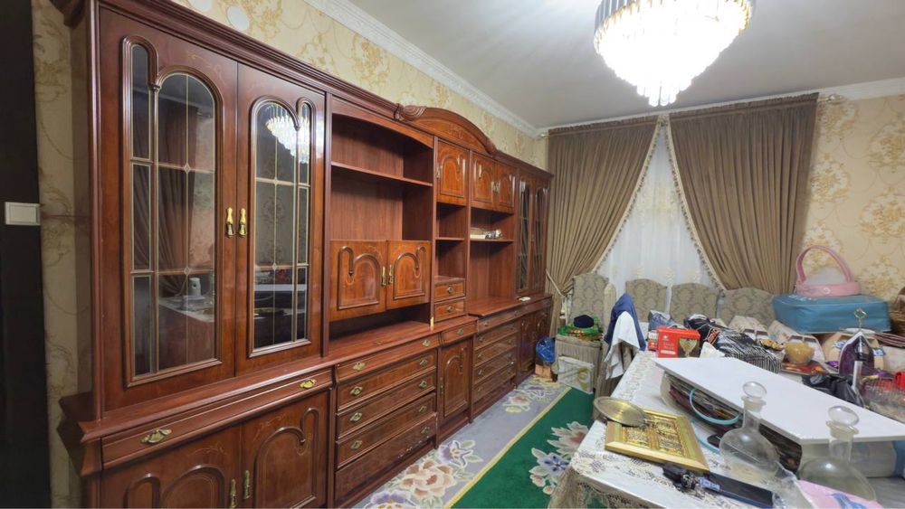 Продам стойку зала в хорошем состоянии, размером 4-4 с половиной метра