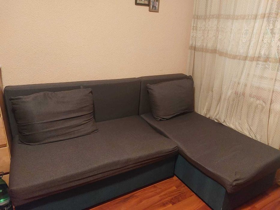 Vând colțar-canapes extensibila