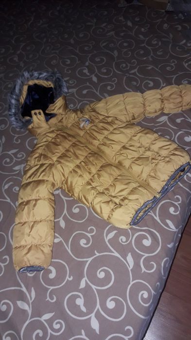 Детско яке в отлично състояние