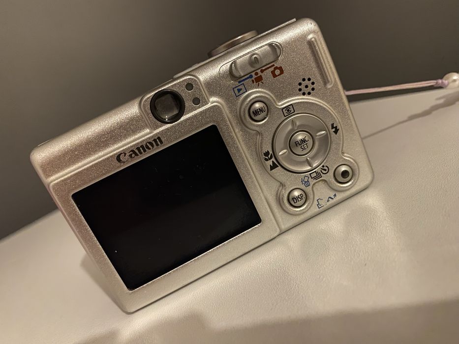 Camera digitala canon ixus 30