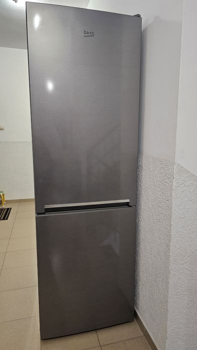 Хладилник с фризер  Беко 343 литра