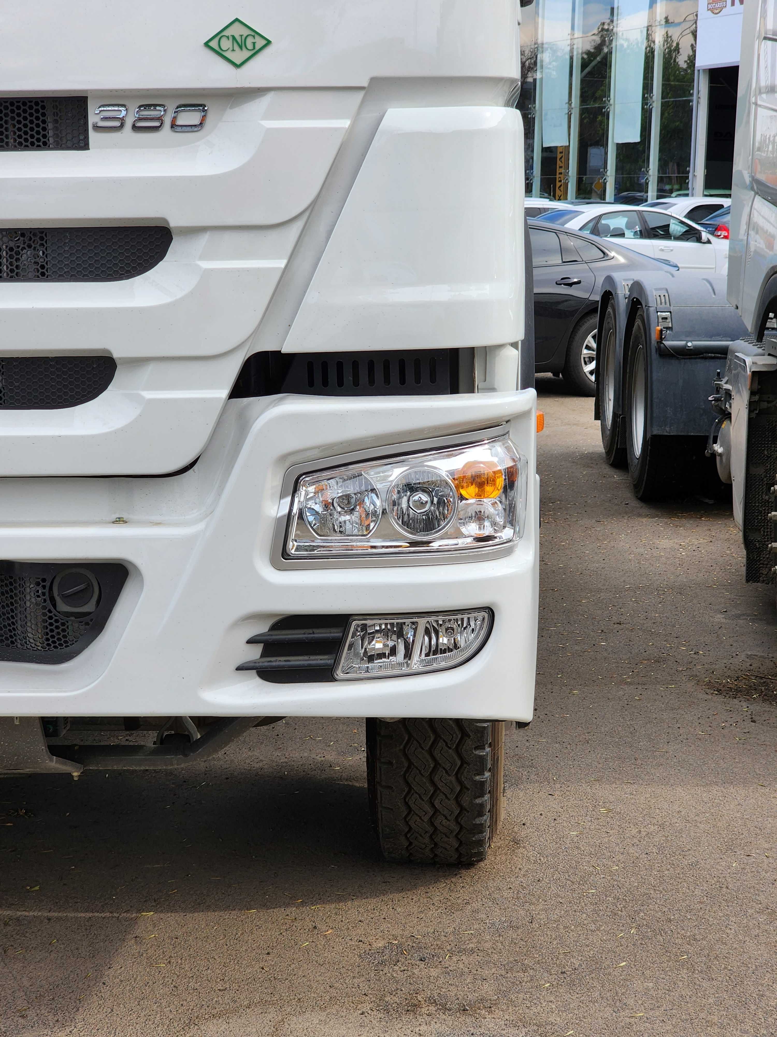 Автобетоносмеситель HOWO 6x4 CNG 2024 года