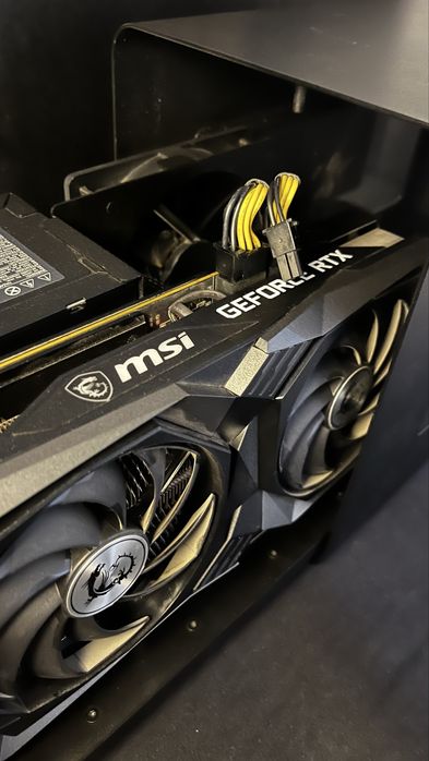 Razer Core X – eGPU кутия с 600W PSU + Thunderbolt 3 кабел