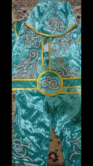 Костюм қазақша 1 жасқа, тысау кесерге кійілген