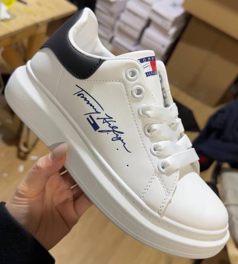 Adidași Tommy Hilfiger