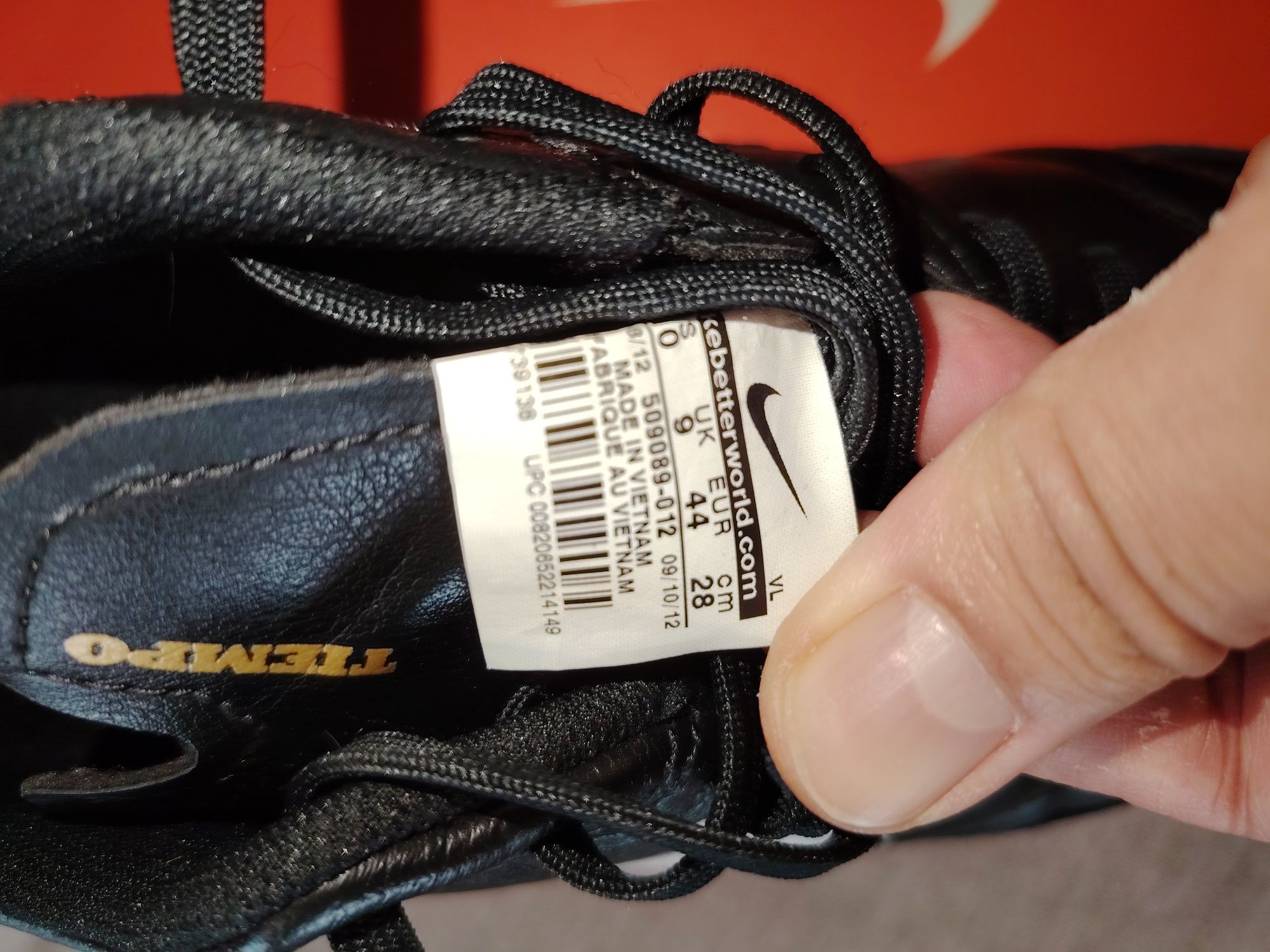 Nike Tiempo стоножки, размер по етикет 44, отговоря на 43, естествена