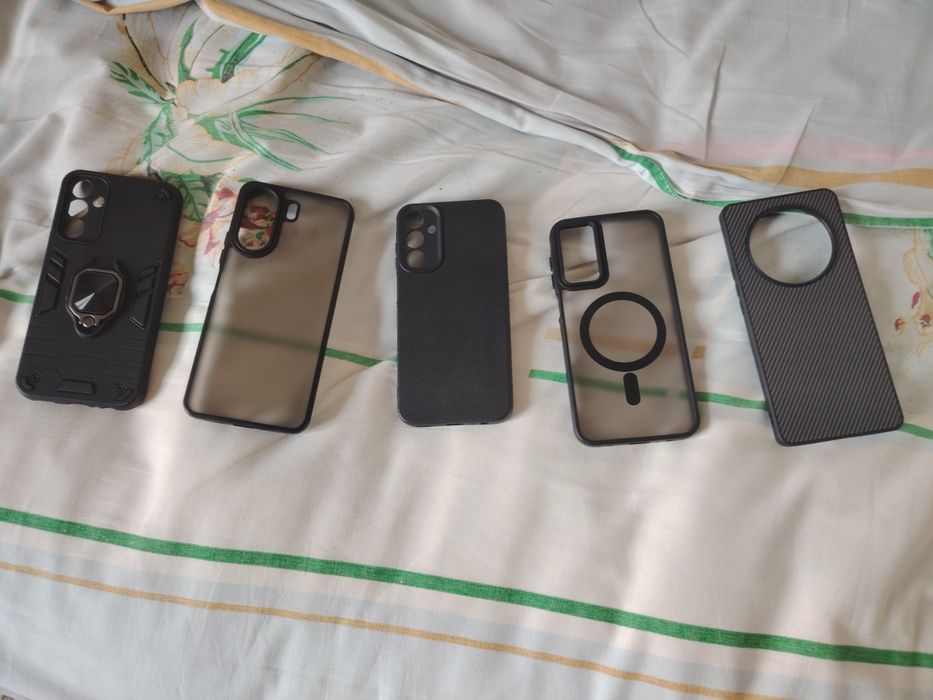 Продам чехлы на сот. Тел