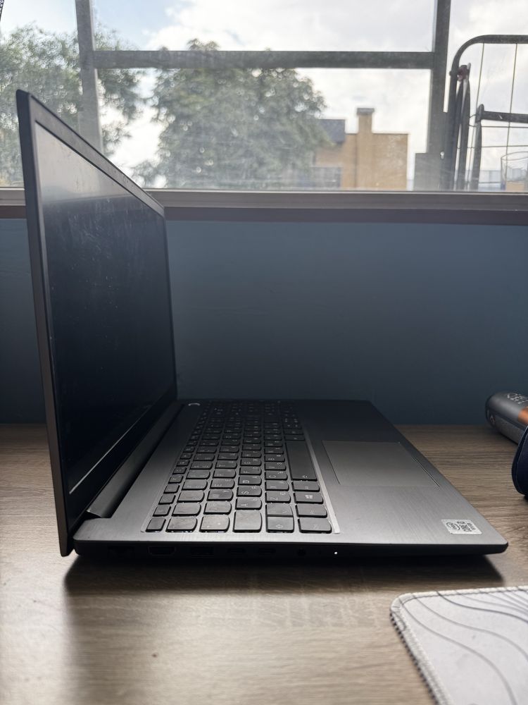 Лаптоп Lenovo ThinkBook 15 IIL