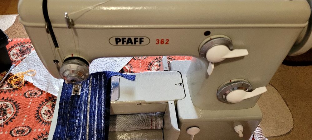 mașină de cusut Pfaff