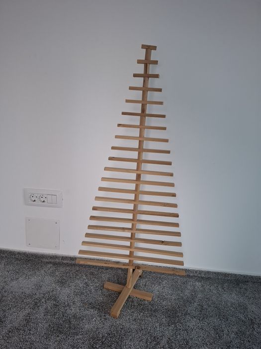 Brad decorativ de Craciun din lemn