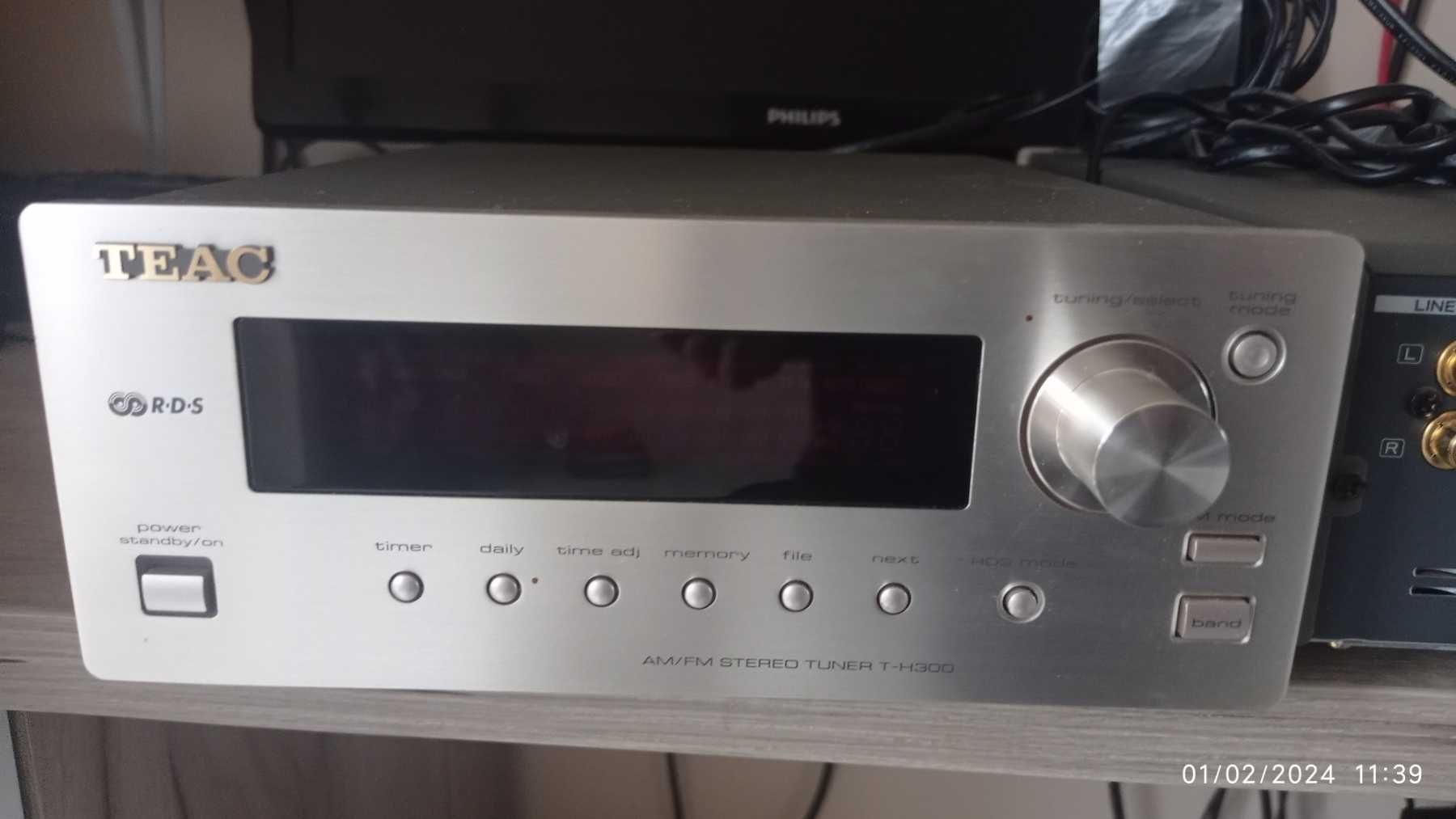 TEAC AH300, усилвател, тунер и CD player