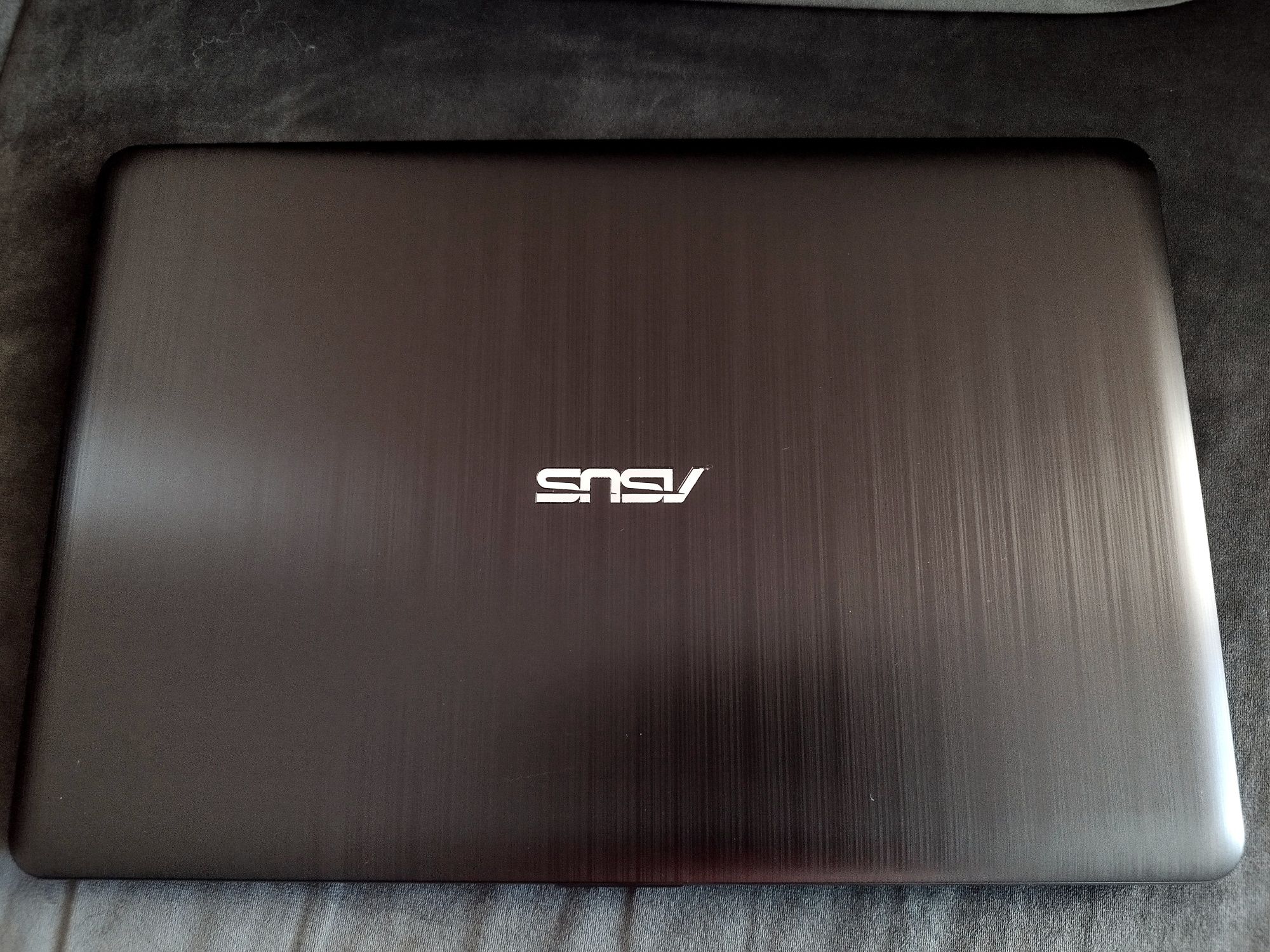 Лаптоп Asus X540M