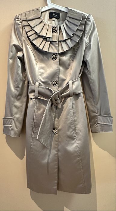 Pardesiu elegant, bej satinat