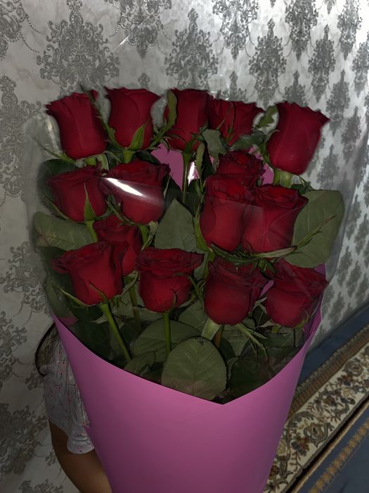 Красный роза цветы метровый