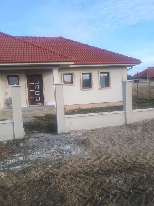Vand casa semifinisata in Satu Mare
