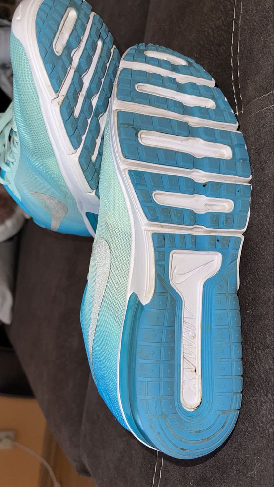 Страхотни  маратонки Nike Air Max