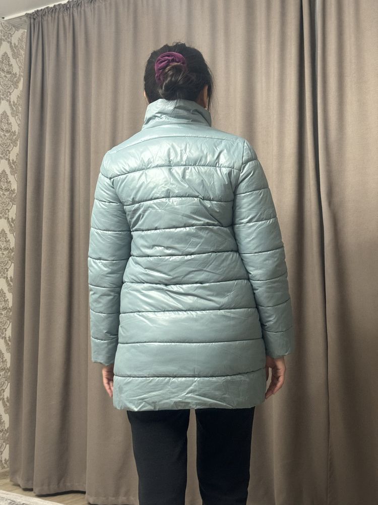 Продам осеннюю куртку