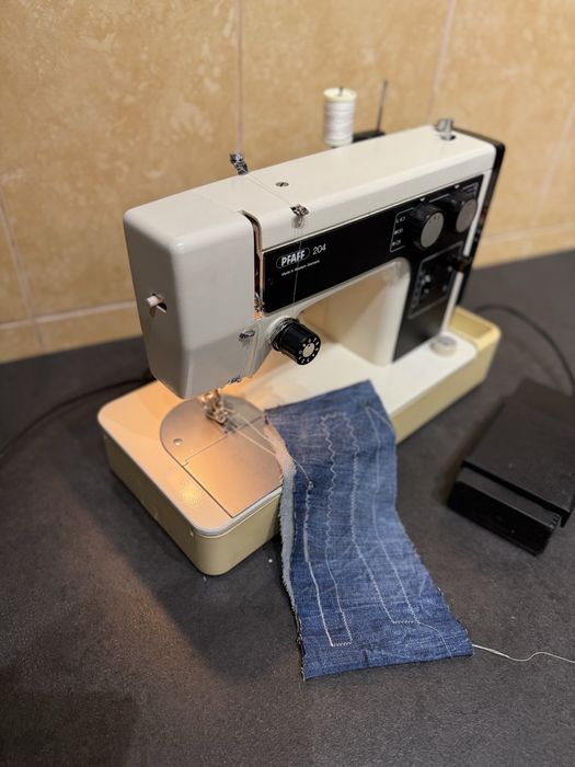 Masina de cusut festonat PFAFF 204  coase la gros Germania