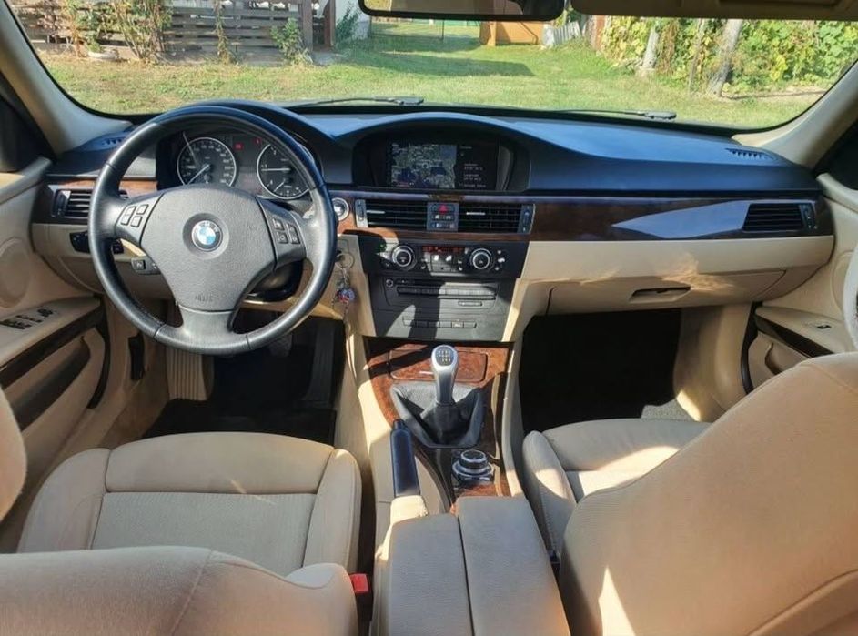 Vând BMW 320D facelift