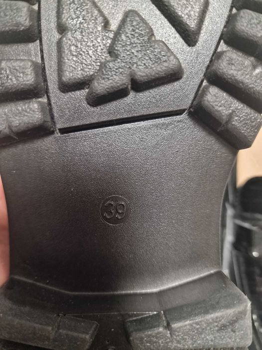 Ниски дамски обувки с равна подметка