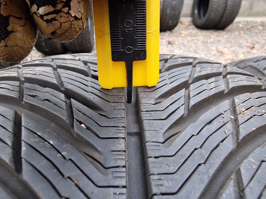 Anvelope 225/40R18 marca Michelin, M+S, DOT 2019 ,7 mm