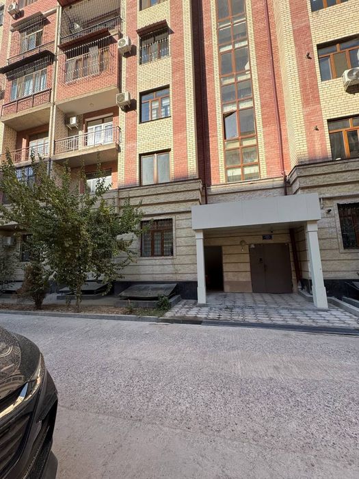 Продаётся 43м2,Ул.Махтумкули (нежилое) цоколь