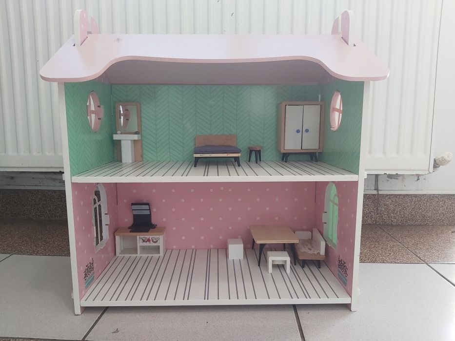 Căsuță lemn pentru păpuși