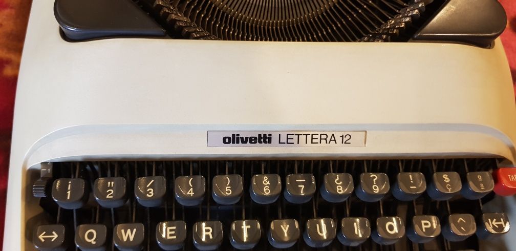 Masina de scris manuala Olivetti leterra 12