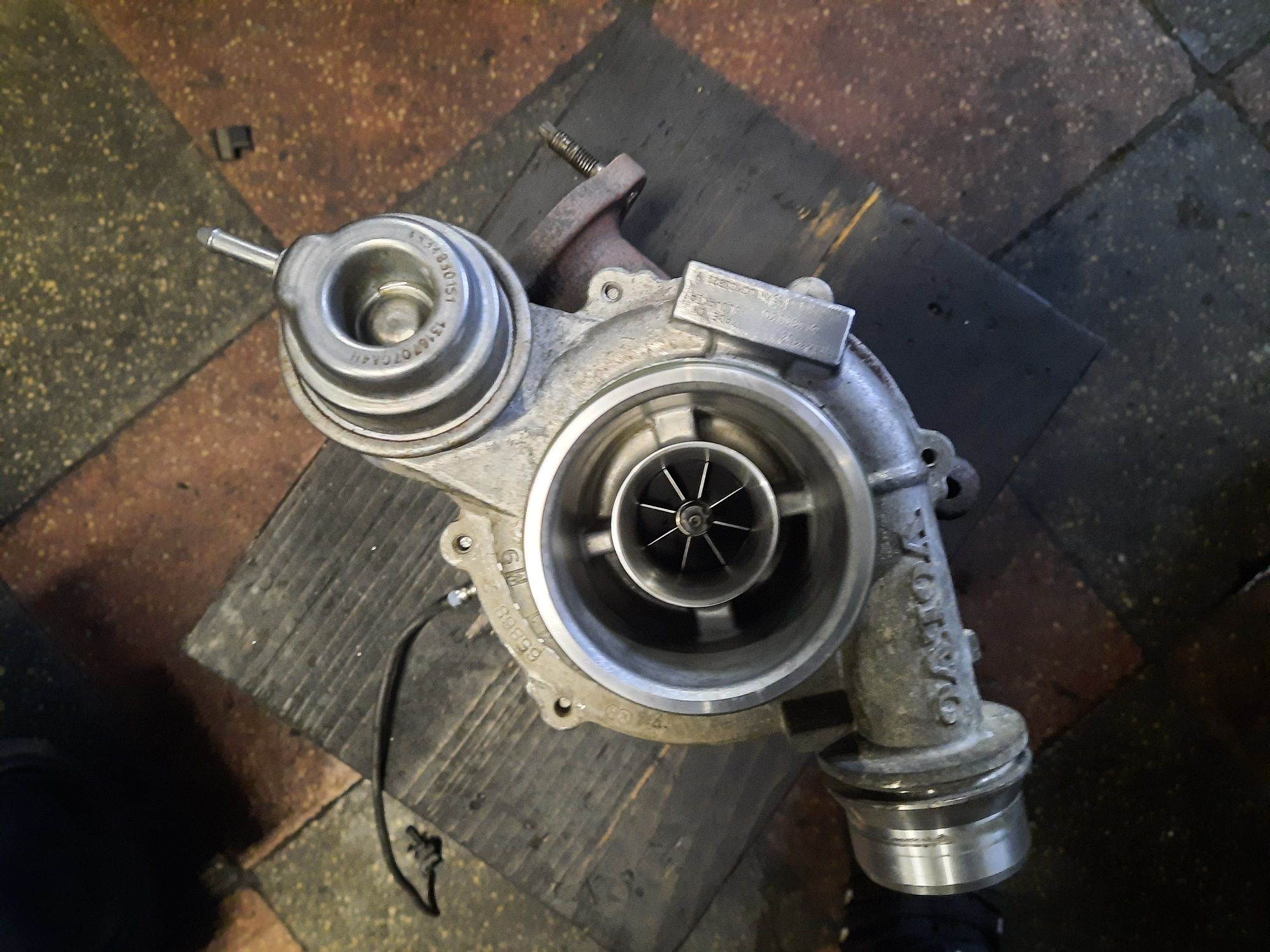 Turbina turbosuflanta volvo v40 2.0d d4204t v60 2.0d 31380130