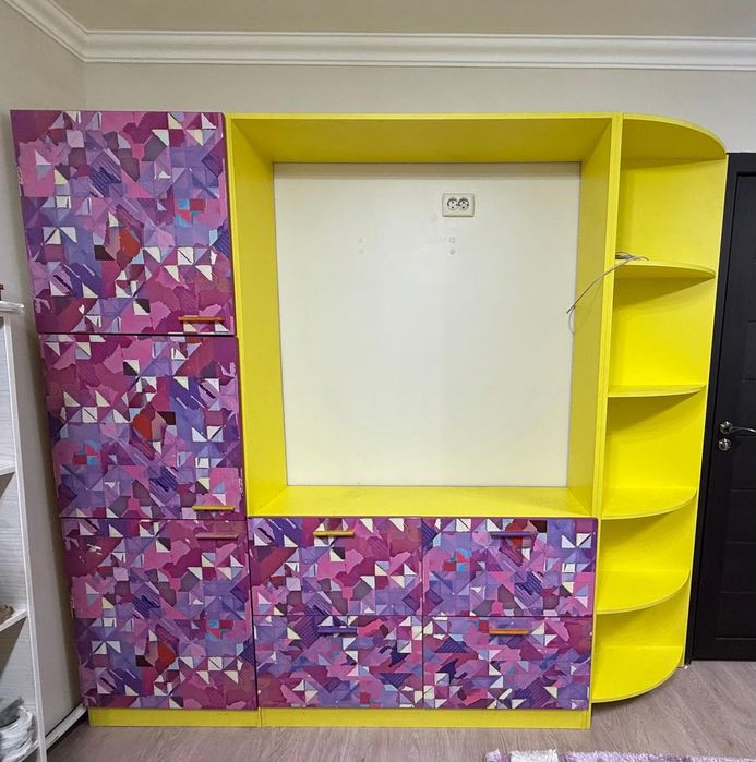 Стенка, шкаф, мебель в отличном состоянии