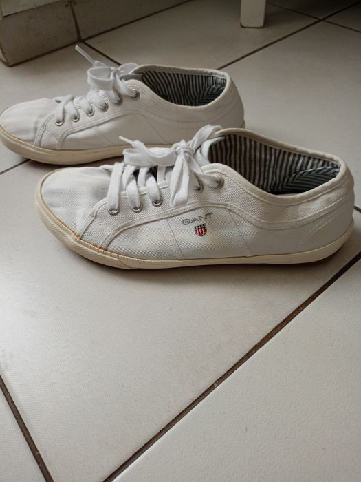 Vând tenesi Gant, purtați dat in stare buna, mărimea 41, produs de c