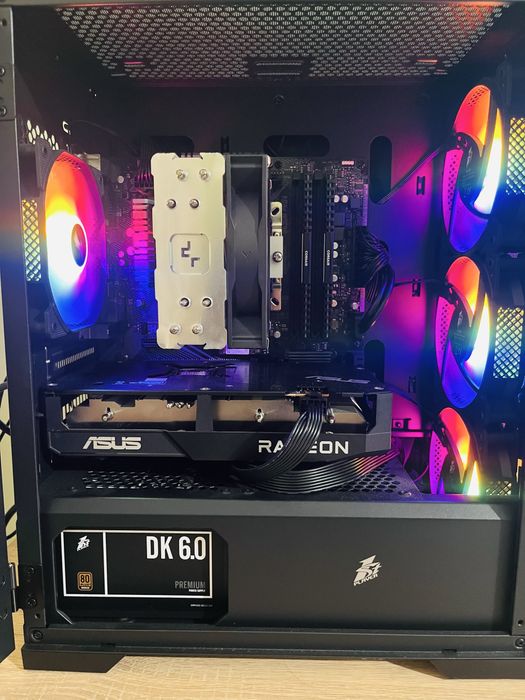 Компютър с монитор