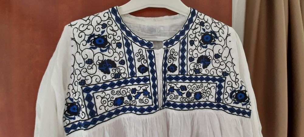 Ie traditionala romaneasca