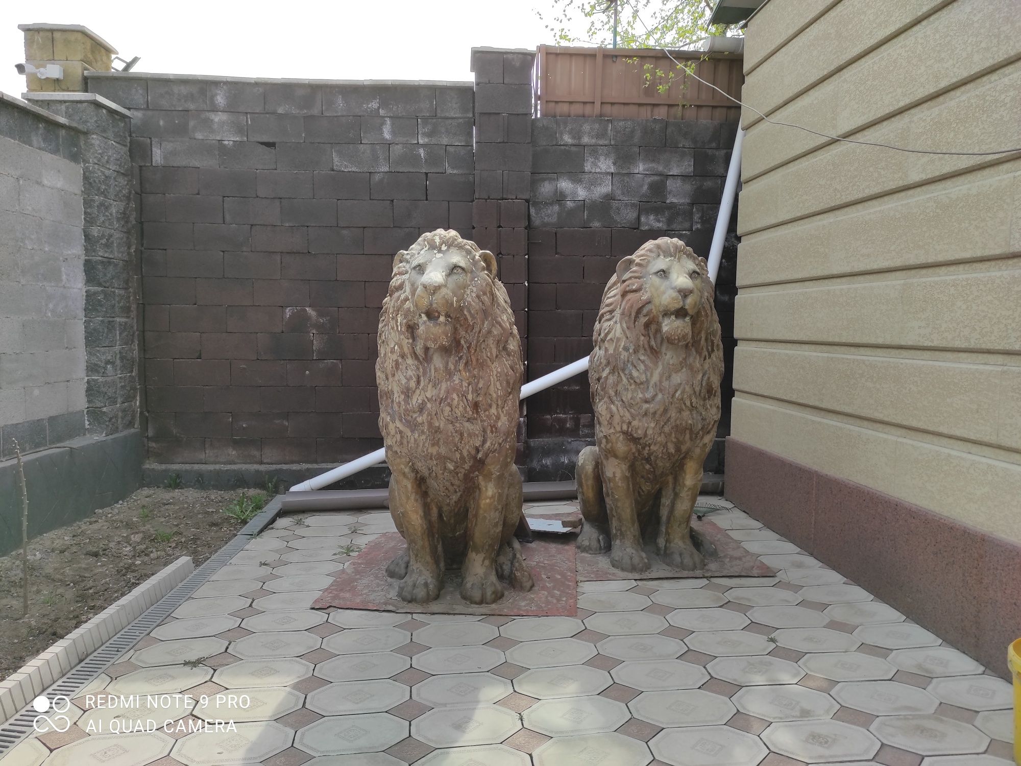 Статуя льва ручная работа