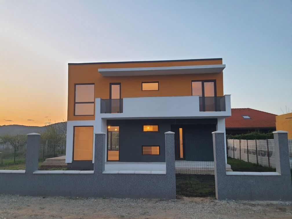 Proprietar vand casa Harman aleea 14