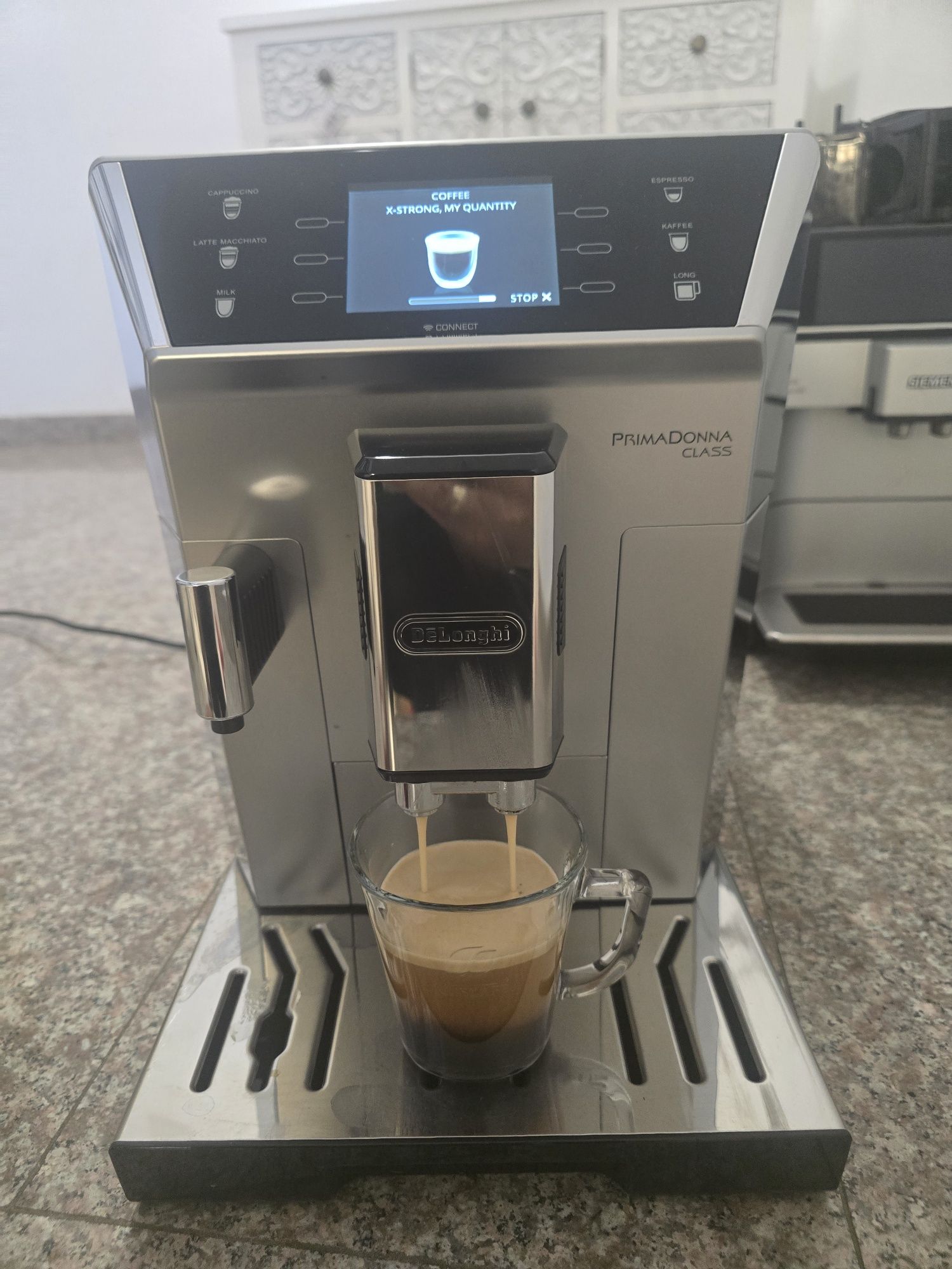 Кафемашина Delonghi Primadonna class