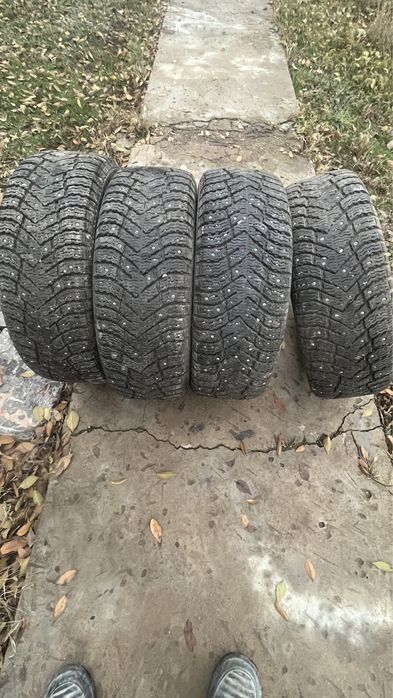 Продам Зимные шины R15