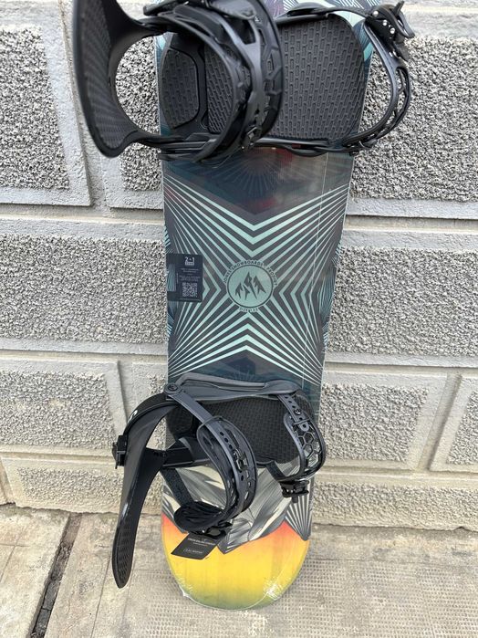 placa noua snowboard jones our mission L135cm