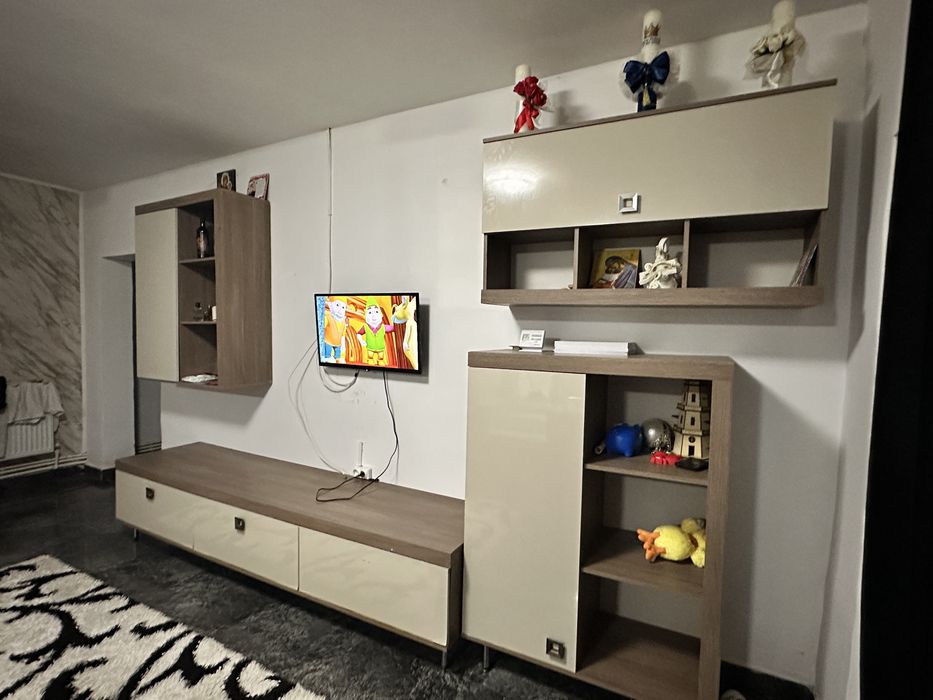 Mobilier living modern – în stare foarte bună