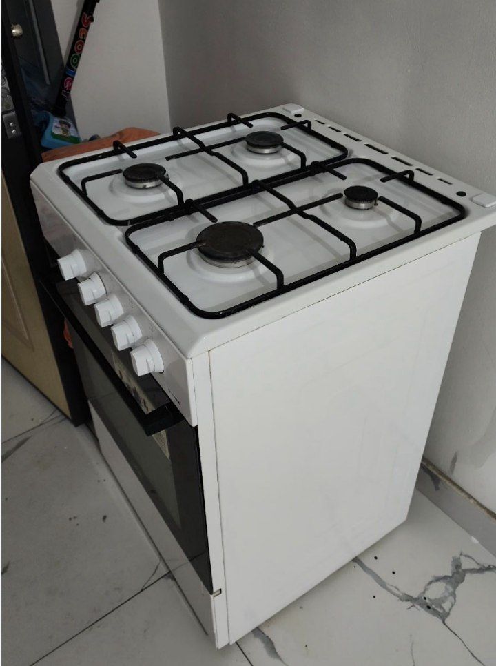 Gaz plita sotiladi
