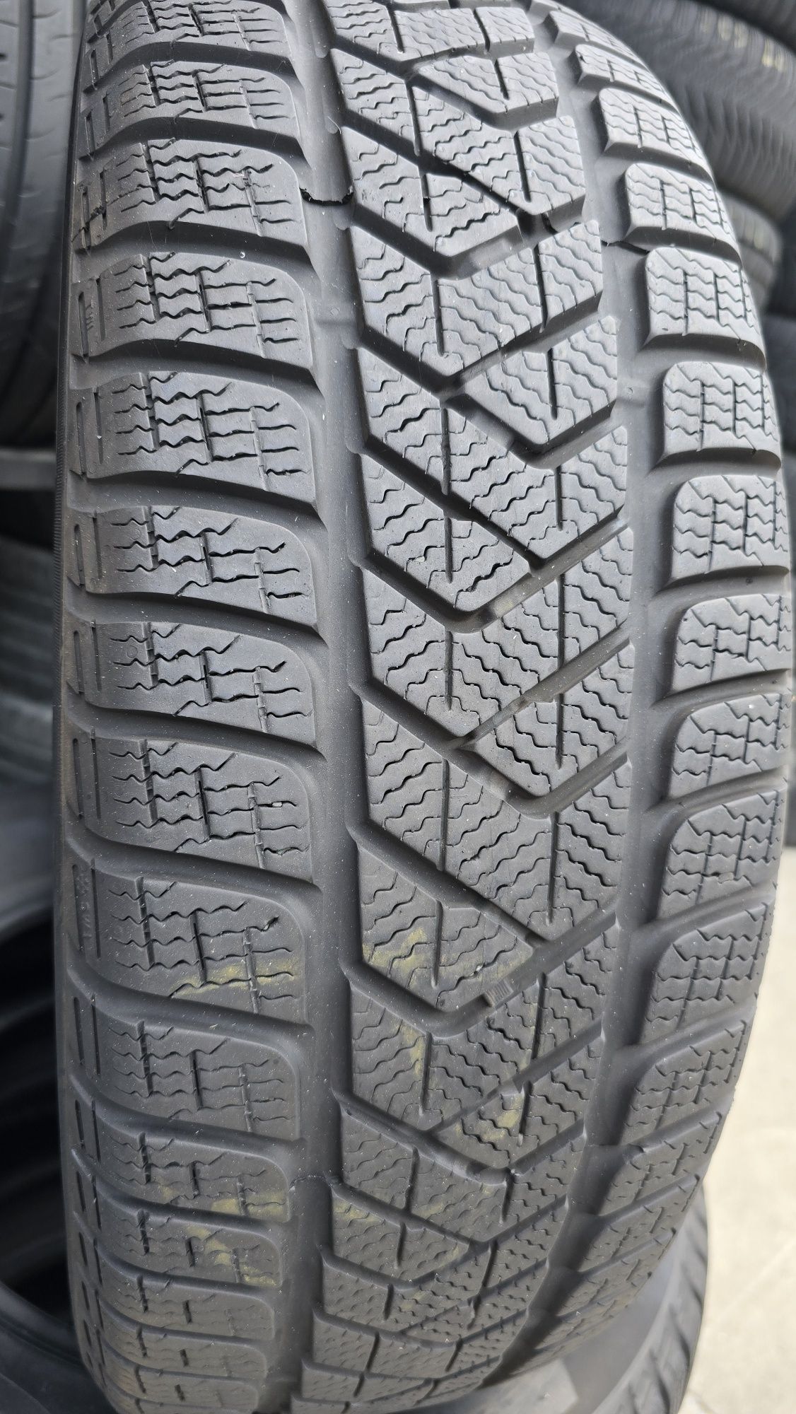 4 anvelope iarnă Pirelli 215/65/16