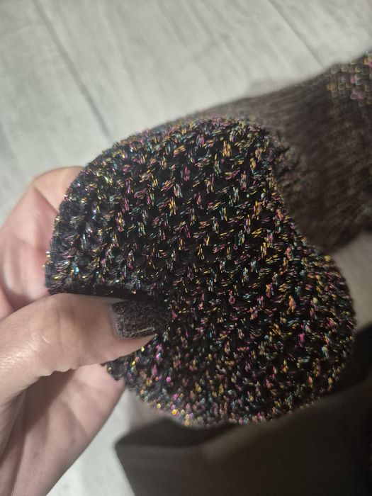 Пуловер с метални нишки и плътен клин