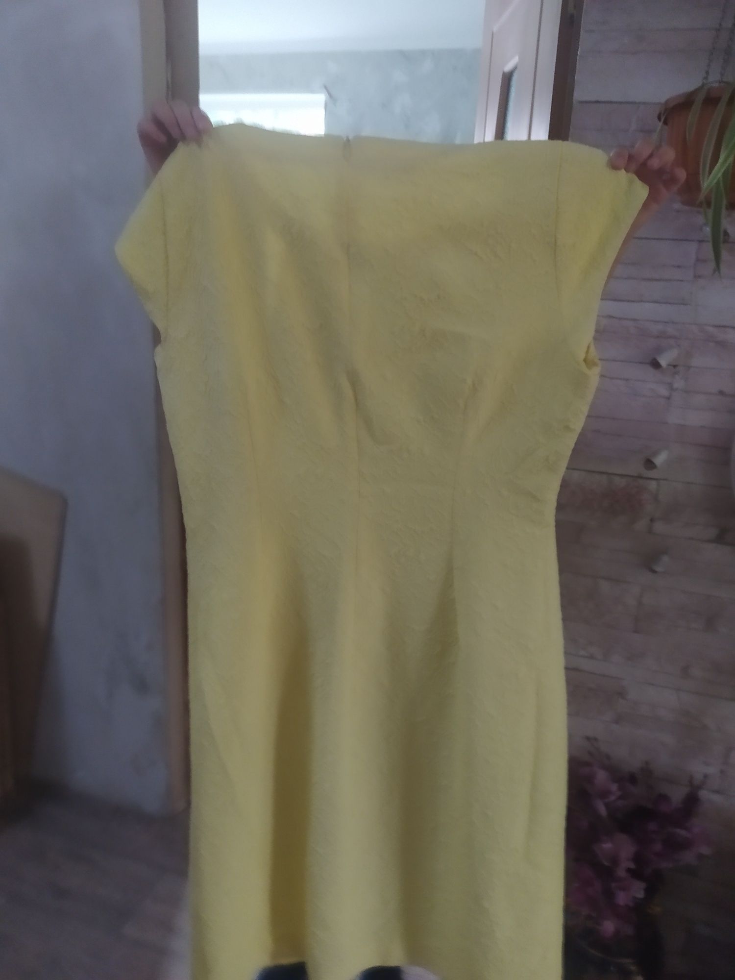 Платье50р,пенка желтого цвета