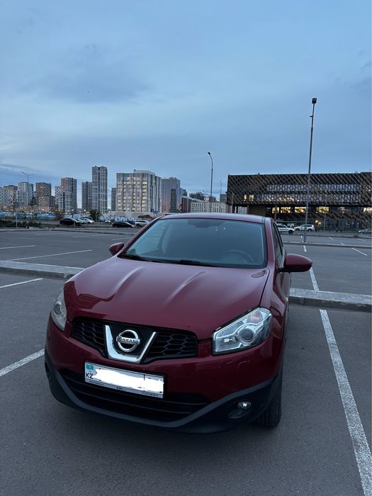 Nissan Qashqai 2011 г., 2.0 л, вариатор, полный привод.