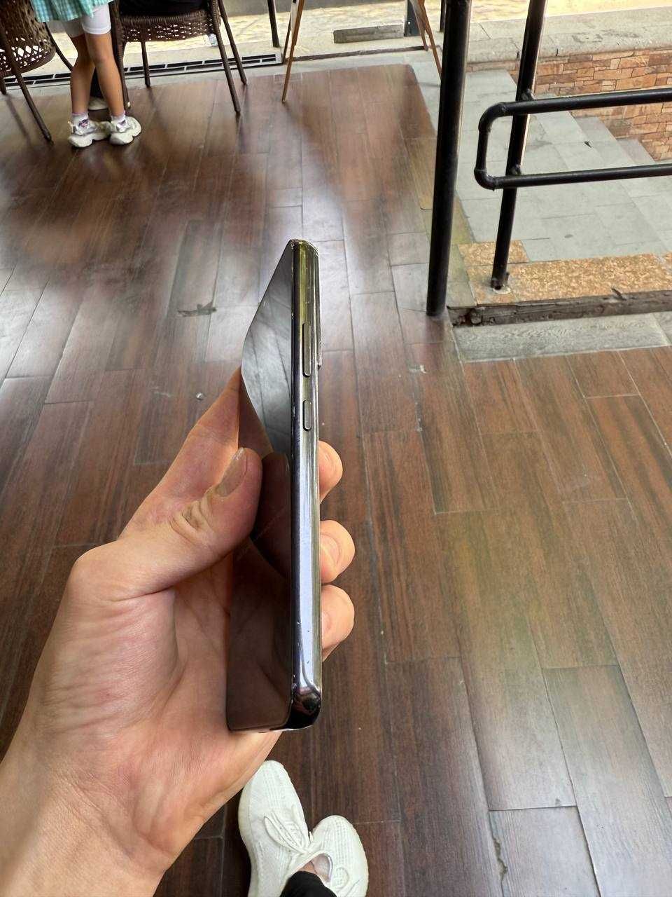 Продам Samsung s22