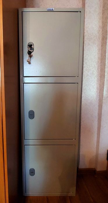 Металлический шкаф