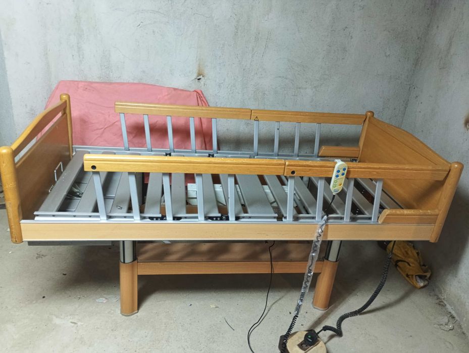 Болнично легло електрическо